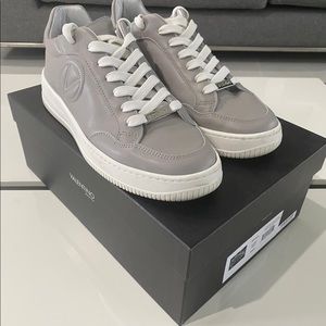 Men’s Gray Hurry Leather sneakers Size 8.0